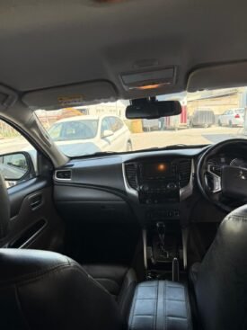 2017 Model Otomatik Mitsubishi L 200